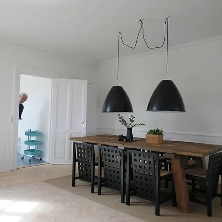 Apartment Direct Inner 3